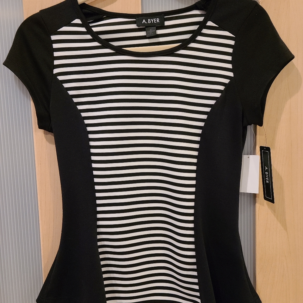 A. BYER Women's Top NWT